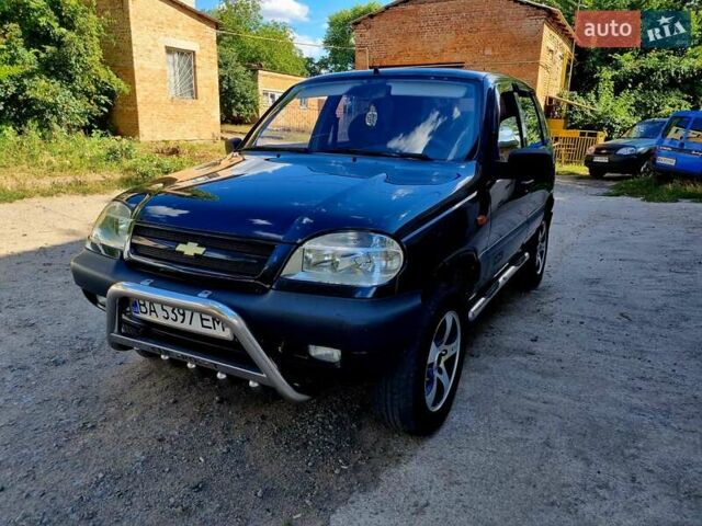 Черный Шевроле Нива, объемом двигателя 1.7 л и пробегом 282 тыс. км за 3999 $, фото 1 на Automoto.ua