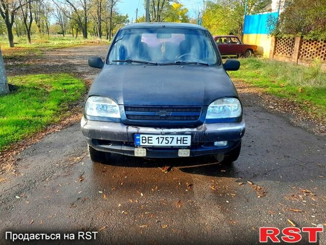 Черный Шевроле Нива, объемом двигателя 1.7 л и пробегом 160 тыс. км за 2999 $, фото 1 на Automoto.ua