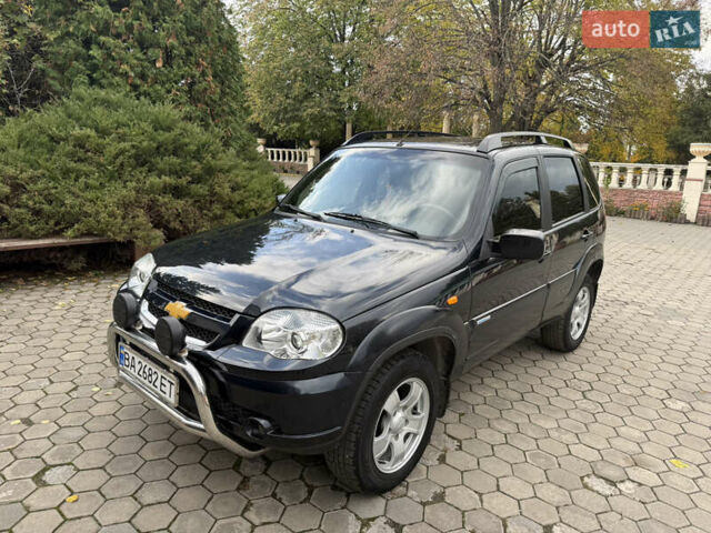 Шевроле Нива 2010 у Вінниці на Automoto.ua Чорний Шевроле Нива, об'ємом двигуна 1.7 л та пробігом 50 тис. км за 6850 $, фото 1 на Automoto.ua