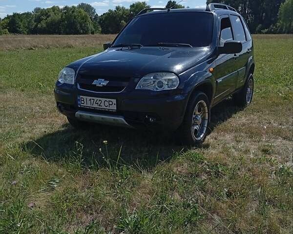 Чорний Шевроле Нива, об'ємом двигуна 1.7 л та пробігом 111 тис. км за 5700 $, фото 1 на Automoto.ua