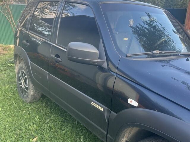 Чорний Шевроле Нива, об'ємом двигуна 1.7 л та пробігом 125 тис. км за 7000 $, фото 1 на Automoto.ua