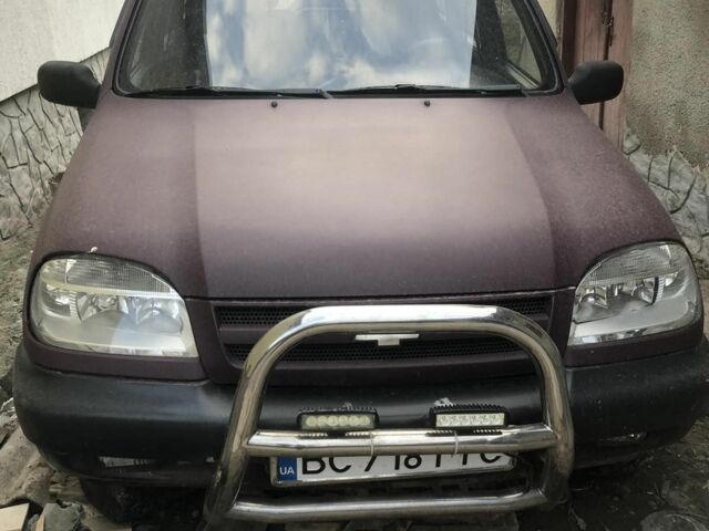 Красный Шевроле Нива, объемом двигателя 1.7 л и пробегом 168 тыс. км за 2850 $, фото 1 на Automoto.ua