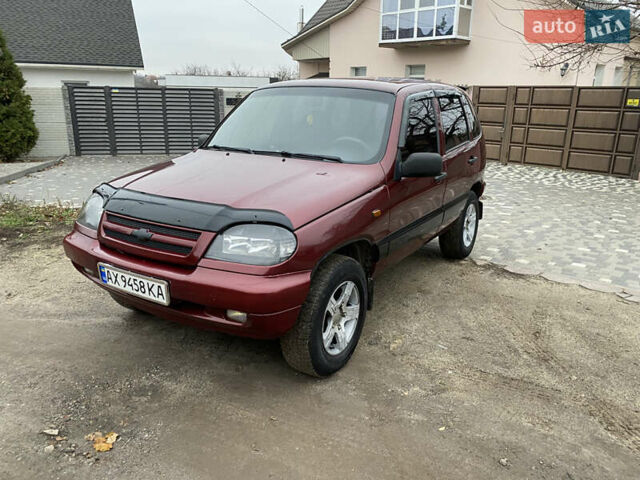 Червоний Шевроле Нива, об'ємом двигуна 1.69 л та пробігом 200 тис. км за 4450 $, фото 1 на Automoto.ua