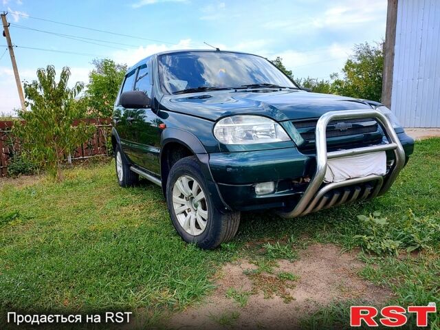 Шевроле Нива, объемом двигателя 1.7 л и пробегом 250 тыс. км за 4090 $, фото 1 на Automoto.ua