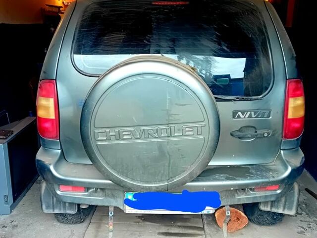 Шевроле Нива, объемом двигателя 17 л и пробегом 270 тыс. км за 2000 $, фото 1 на Automoto.ua