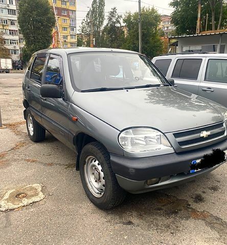 Шевроле Нива, объемом двигателя 1.7 л и пробегом 260 тыс. км за 4500 $, фото 1 на Automoto.ua