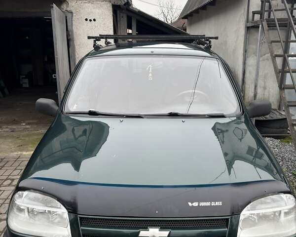 Шевроле Нива, объемом двигателя 0 л и пробегом 182 тыс. км за 3600 $, фото 1 на Automoto.ua