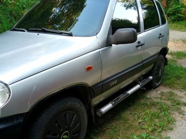 Шевроле Нива, объемом двигателя 1.7 л и пробегом 230 тыс. км за 3500 $, фото 1 на Automoto.ua