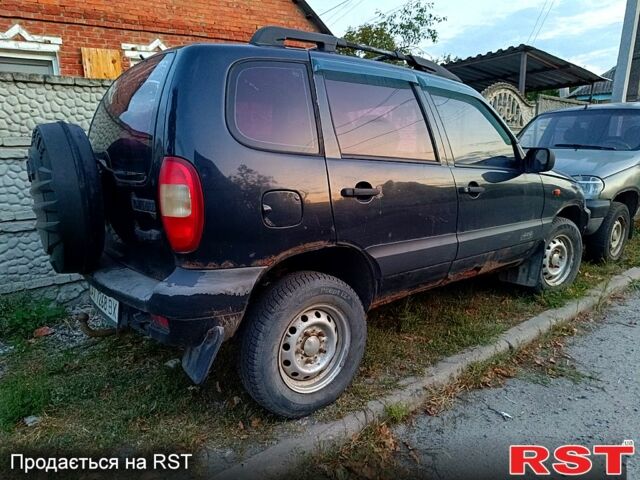 Шевроле Нива, объемом двигателя 1.7 л и пробегом 220 тыс. км за 1500 $, фото 1 на Automoto.ua