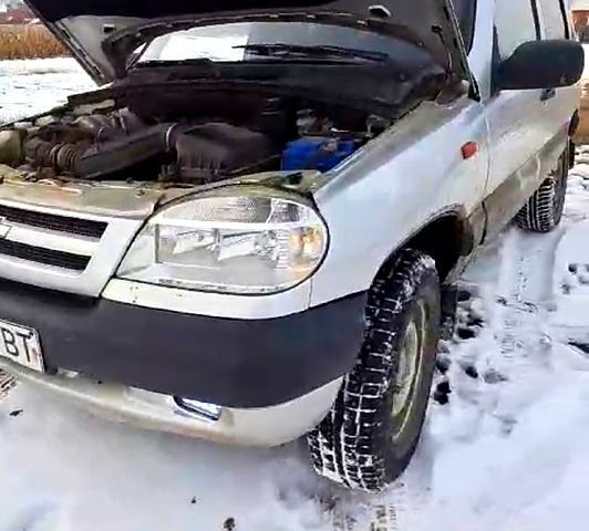 Шевроле Нива, объемом двигателя 17 л и пробегом 352 тыс. км за 2300 $, фото 1 на Automoto.ua