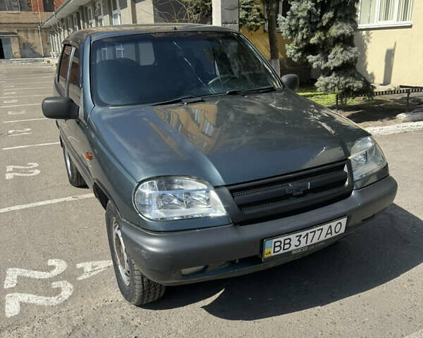 Шевроле Нива, об'ємом двигуна 0 л та пробігом 185 тис. км за 3300 $, фото 1 на Automoto.ua