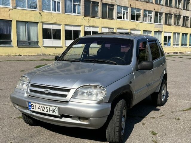 Сірий Шевроле Нива, об'ємом двигуна 1.7 л та пробігом 1 тис. км за 3500 $, фото 1 на Automoto.ua