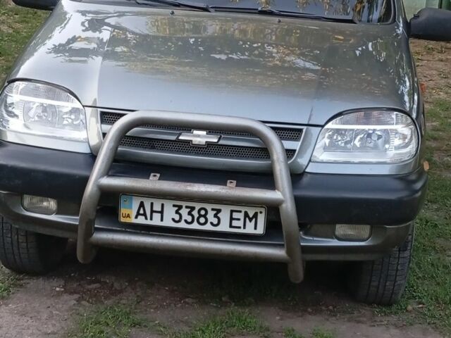 Сірий Шевроле Нива, об'ємом двигуна 1.7 л та пробігом 81 тис. км за 3997 $, фото 1 на Automoto.ua