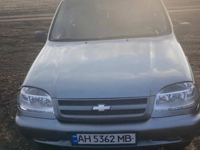 Сірий Шевроле Нива, об'ємом двигуна 1.7 л та пробігом 286 тис. км за 3700 $, фото 1 на Automoto.ua
