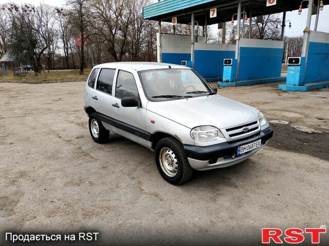 Серый Шевроле Нива, объемом двигателя 1.7 л и пробегом 167 тыс. км за 3200 $, фото 1 на Automoto.ua