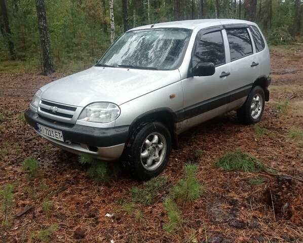 Сірий Шевроле Нива, об'ємом двигуна 1.69 л та пробігом 293 тис. км за 3600 $, фото 1 на Automoto.ua