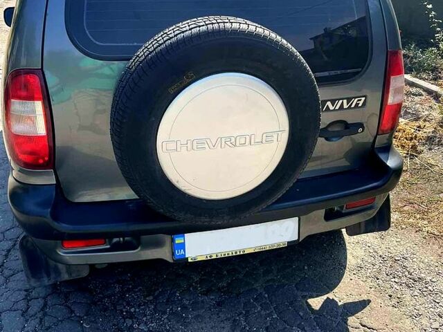 Сірий Шевроле Нива, об'ємом двигуна 1.7 л та пробігом 139 тис. км за 3200 $, фото 1 на Automoto.ua