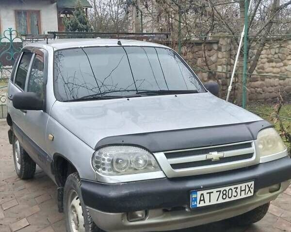 Серый Шевроле Нива, объемом двигателя 1.7 л и пробегом 147 тыс. км за 3200 $, фото 1 на Automoto.ua