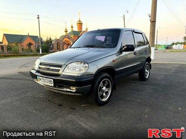 Сірий Шевроле Нива, об'ємом двигуна 1.7 л та пробігом 200 тис. км за 3450 $, фото 1 на Automoto.ua