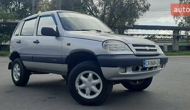 Сірий Шевроле Нива, об'ємом двигуна 1.69 л та пробігом 257 тис. км за 4300 $, фото 1 на Automoto.ua