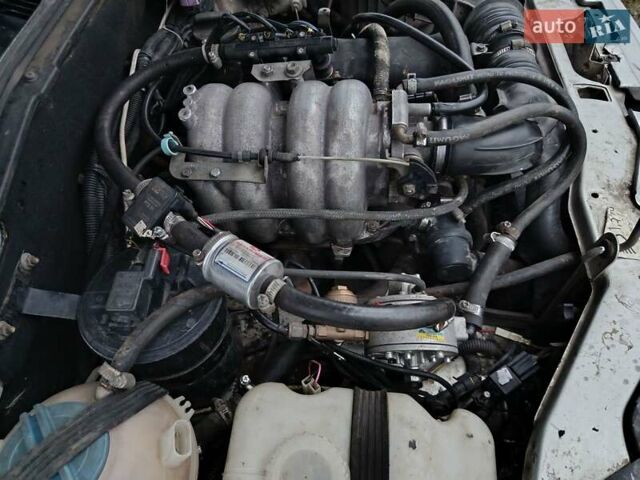 Сірий Шевроле Нива, об'ємом двигуна 1.69 л та пробігом 261 тис. км за 4000 $, фото 1 на Automoto.ua