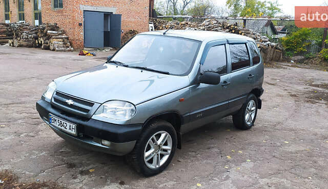Шевроле Нива 2006 в Кролевце на Automoto.ua Серый Шевроле Нива, объемом двигателя 1.7 л и пробегом 154 тыс. км за 5200 $, фото 1 на Automoto.ua