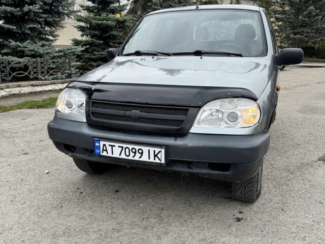 Сірий Шевроле Нива, об'ємом двигуна 1.7 л та пробігом 93 тис. км за 2700 $, фото 1 на Automoto.ua
