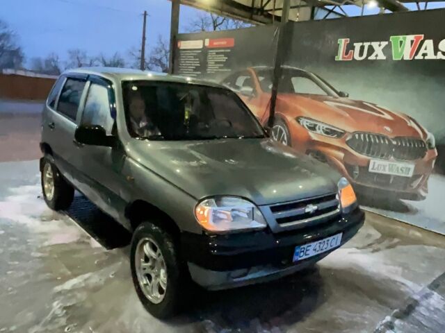 Шевроле Нива 2006 у Миколаєві на Automoto.ua Сірий Шевроле Нива, об'ємом двигуна 1.7 л та пробігом 190 тис. км за 2866 $, фото 1 на Automoto.ua