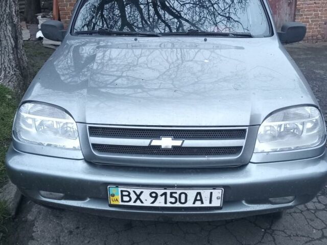 Сірий Шевроле Нива, об'ємом двигуна 1.7 л та пробігом 128 тис. км за 3800 $, фото 1 на Automoto.ua