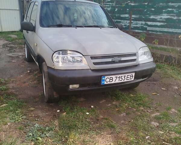 Серый Шевроле Нива, объемом двигателя 1.69 л и пробегом 1 тыс. км за 3200 $, фото 1 на Automoto.ua
