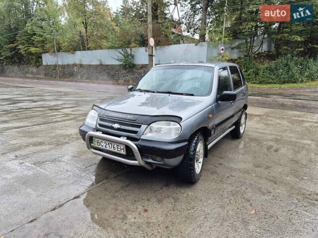 Сірий Шевроле Нива, об'ємом двигуна 1.7 л та пробігом 233 тис. км за 3950 $, фото 1 на Automoto.ua