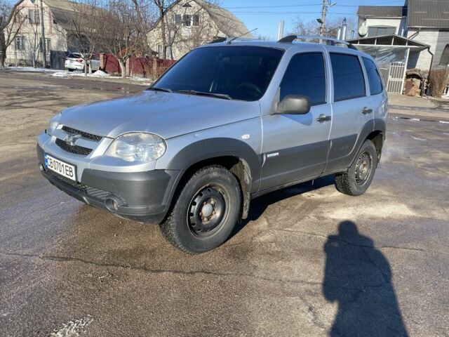 Сірий Шевроле Нива, об'ємом двигуна 1.7 л та пробігом 152 тис. км за 3700 $, фото 1 на Automoto.ua
