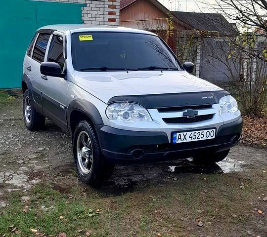 Шевроле Нива 2015 у Богодухове на Automoto.ua Сірий Шевроле Нива, об'ємом двигуна 1.7 л та пробігом 0 тис. км за 6000 $, фото 1 на Automoto.ua