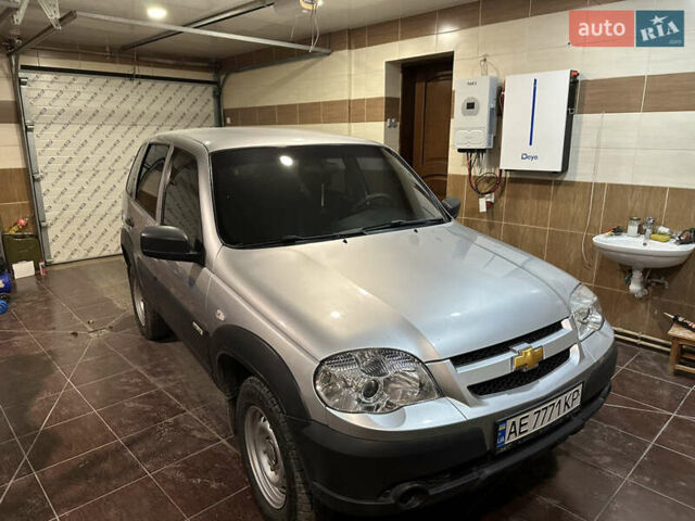 Сірий Шевроле Нива, об'ємом двигуна 1.69 л та пробігом 81 тис. км за 7000 $, фото 1 на Automoto.ua
