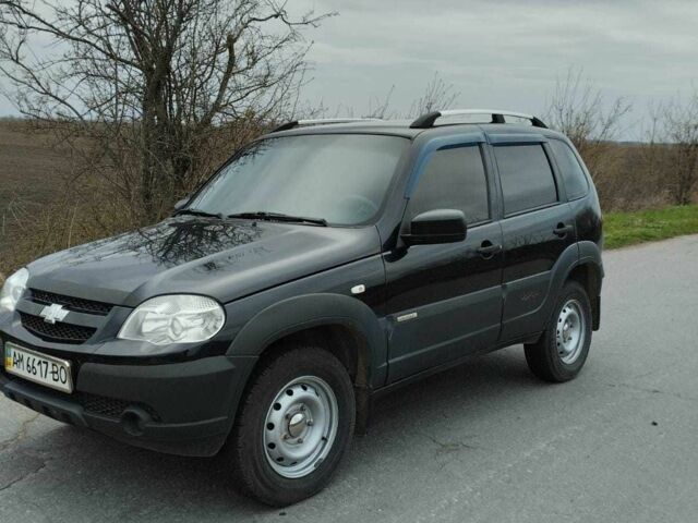 Синій Шевроле Нива, об'ємом двигуна 1.7 л та пробігом 187 тис. км за 6500 $, фото 1 на Automoto.ua