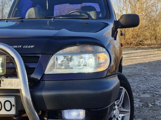 Синій Шевроле Нива, об'ємом двигуна 1.7 л та пробігом 145 тис. км за 3500 $, фото 1 на Automoto.ua