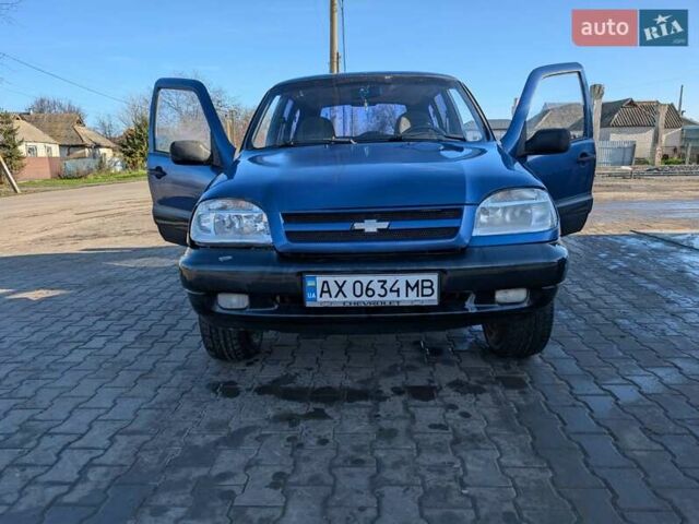 Синий Шевроле Нива, объемом двигателя 1.7 л и пробегом 244 тыс. км за 2300 $, фото 1 на Automoto.ua