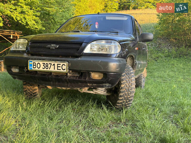 Синій Шевроле Нива, об'ємом двигуна 1.7 л та пробігом 200 тис. км за 3400 $, фото 1 на Automoto.ua