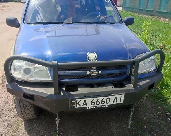 Синий Шевроле Нива, объемом двигателя 1.7 л и пробегом 262 тыс. км за 3700 $, фото 1 на Automoto.ua