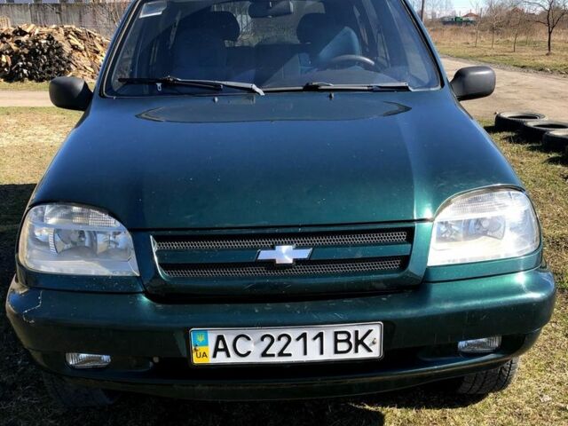 Зелений Шевроле Нива, об'ємом двигуна 1.7 л та пробігом 420 тис. км за 3700 $, фото 1 на Automoto.ua
