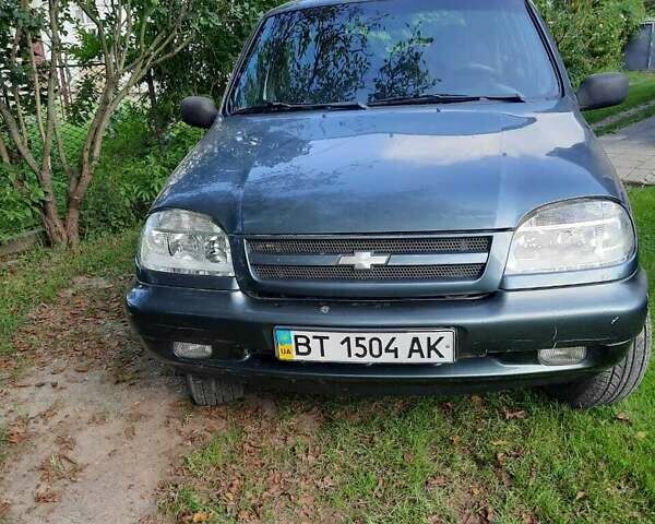 Зеленый Шевроле Нива, объемом двигателя 1.6 л и пробегом 63 тыс. км за 8500 $, фото 1 на Automoto.ua