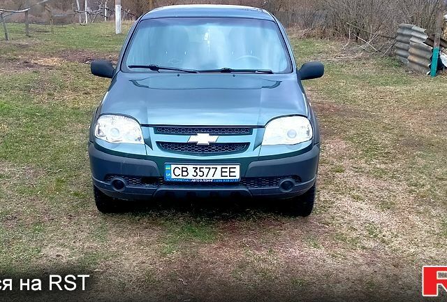 Зеленый Шевроле Нива, объемом двигателя 1.7 л и пробегом 99 тыс. км за 5600 $, фото 1 на Automoto.ua
