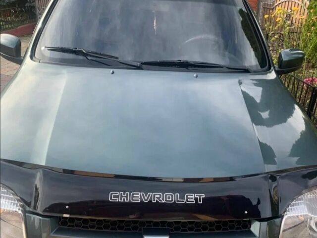 Зеленый Шевроле Нива, объемом двигателя 1.7 л и пробегом 204 тыс. км за 4800 $, фото 1 на Automoto.ua