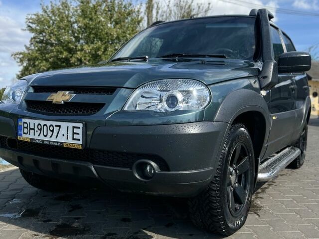 Зеленый Шевроле Нива, объемом двигателя 1.7 л и пробегом 3 тыс. км за 9500 $, фото 1 на Automoto.ua