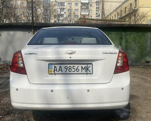 Белый Шевроле Нубира, объемом двигателя 1.8 л и пробегом 117 тыс. км за 3405 $, фото 1 на Automoto.ua