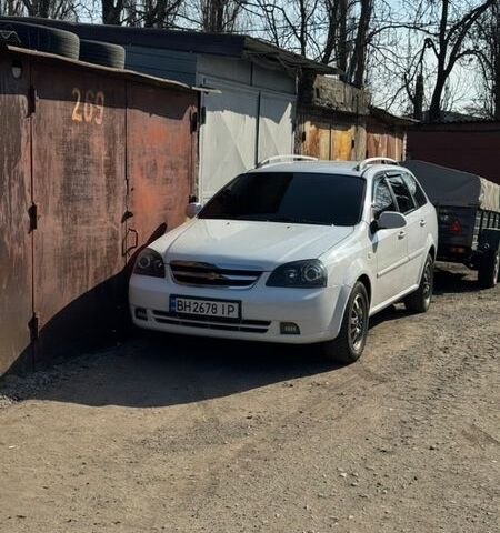 Белый Шевроле Нубира, объемом двигателя 1.6 л и пробегом 280 тыс. км за 5100 $, фото 1 на Automoto.ua