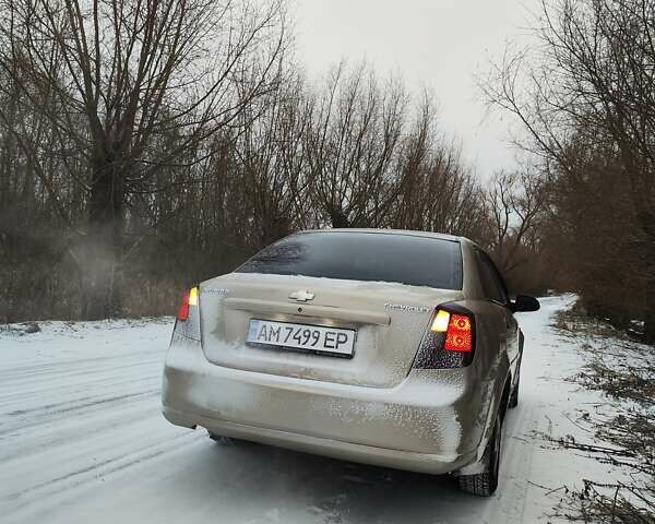 Бежевый Шевроле Нубира, объемом двигателя 1.6 л и пробегом 300 тыс. км за 4100 $, фото 1 на Automoto.ua