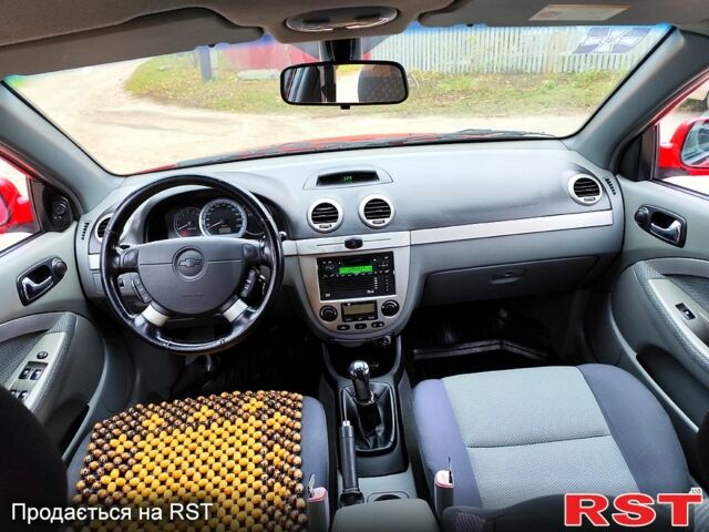 Красный Шевроле Нубира, объемом двигателя 2 л и пробегом 278 тыс. км за 4799 $, фото 1 на Automoto.ua