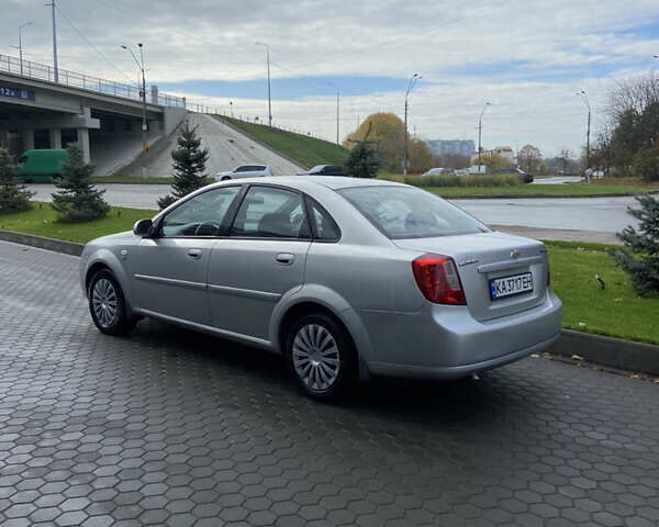 Серый Шевроле Нубира, объемом двигателя 1.8 л и пробегом 360 тыс. км за 3500 $, фото 1 на Automoto.ua