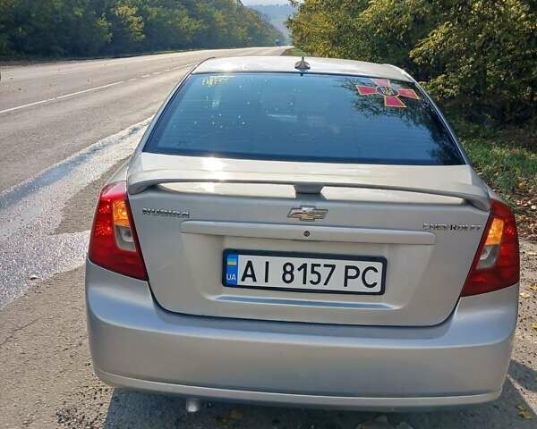 Серый Шевроле Нубира, объемом двигателя 1.8 л и пробегом 276 тыс. км за 3350 $, фото 1 на Automoto.ua